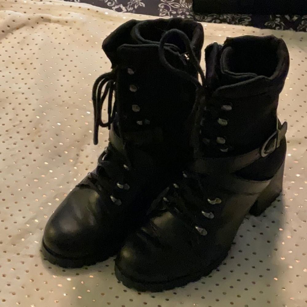 Harley Davidson wedge heel riding boots like new only worn a few times